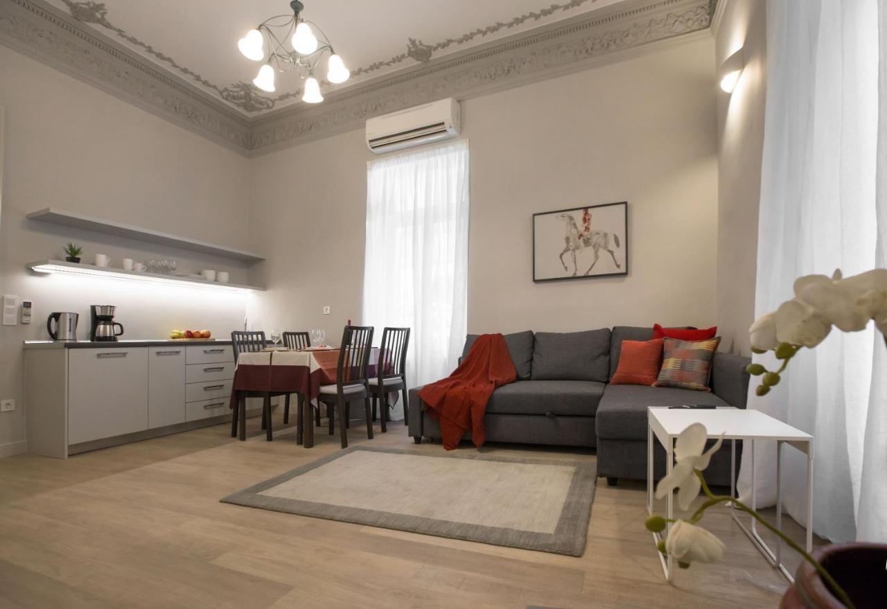 Sophisticated Apartment In Syntagma By Ghh Athens Luaran gambar