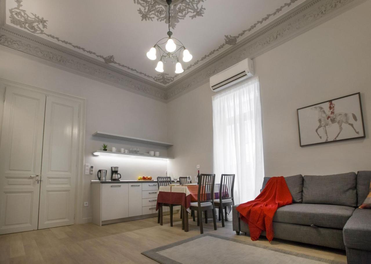 Sophisticated Apartment In Syntagma By Ghh Athens Luaran gambar
