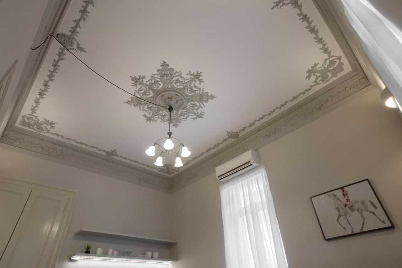 Sophisticated Apartment In Syntagma By Ghh Athens Luaran gambar