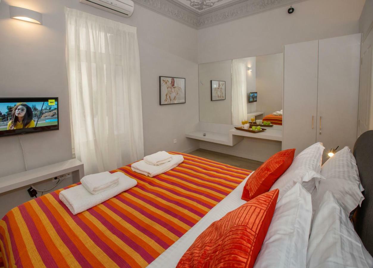Sophisticated Apartment In Syntagma By Ghh Athens Luaran gambar