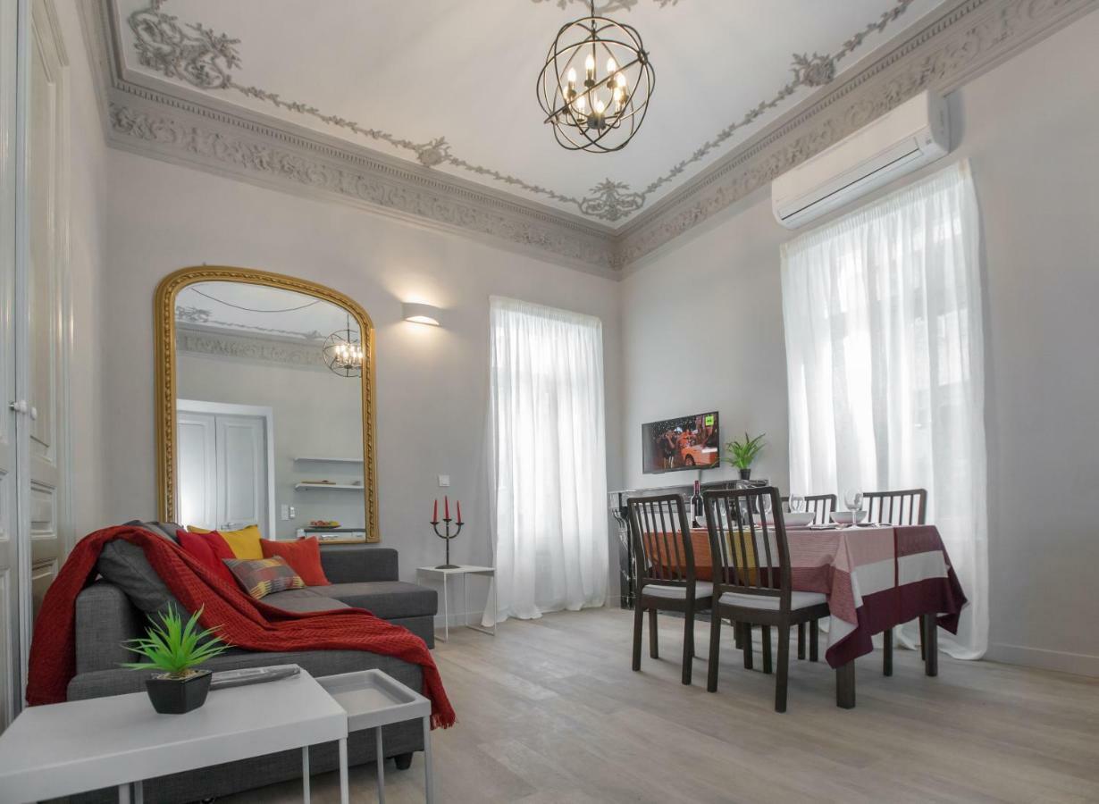 Sophisticated Apartment In Syntagma By Ghh Athens Luaran gambar